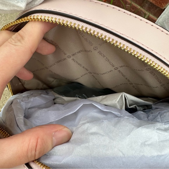 Michael Kors medium backpack and wallet - Picture 9 of 16